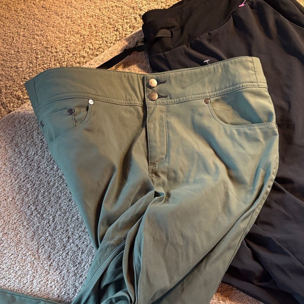 Toad & Co Joggers Bundle- Green & Black - Picture 2 of 11